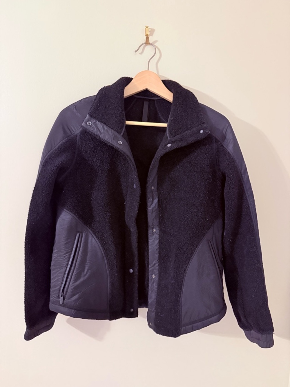 LULULEMON • Black Sherpa Jacket